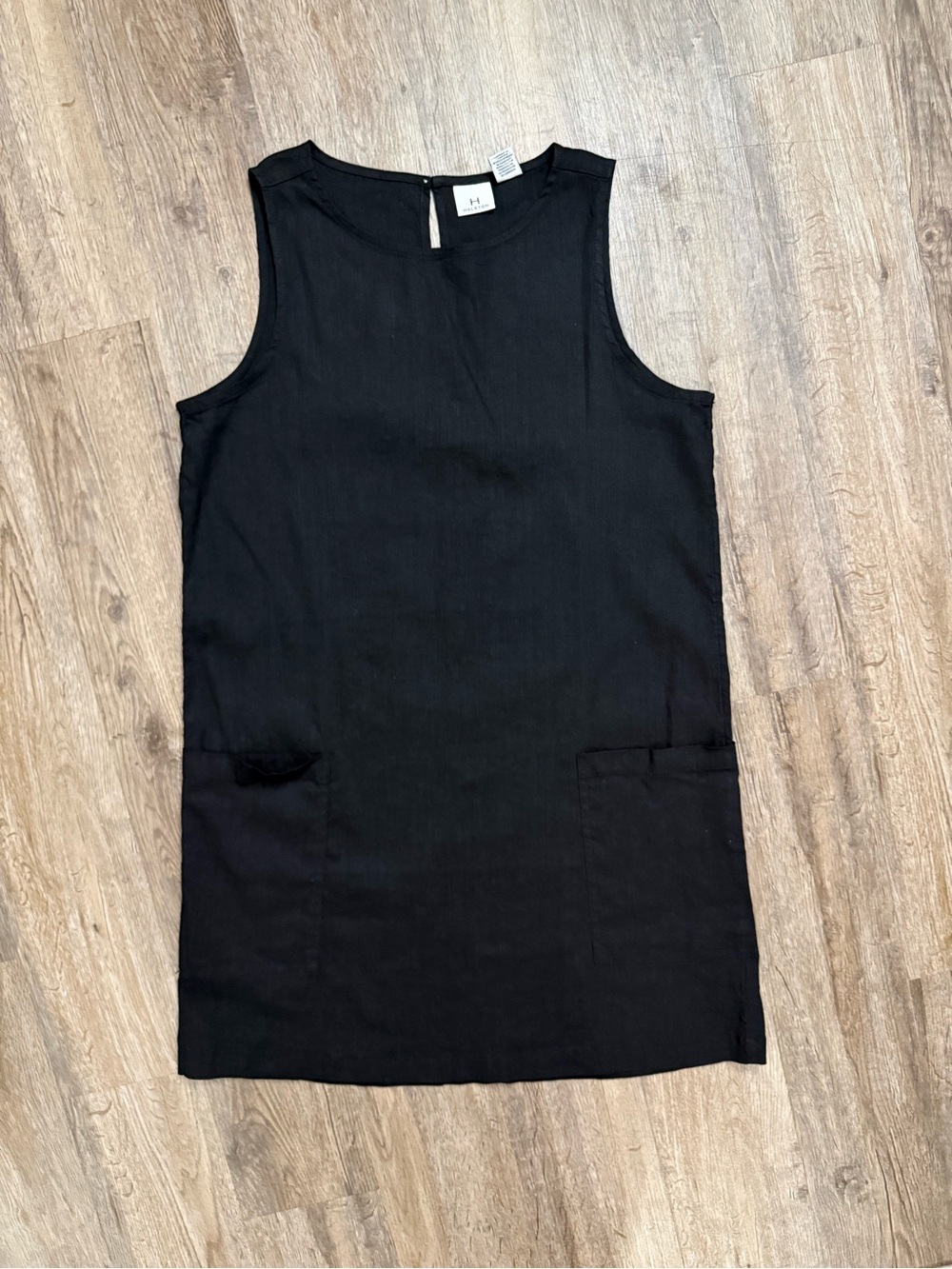 Halston • Linen Blend Sleeveless Shift Dress - Picture 2 of 13